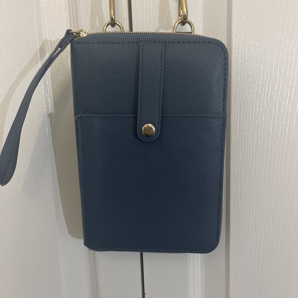 G.I.L.I. Faux Leather Wallet Crossbody with Chain Strap - Picture 3 of 14